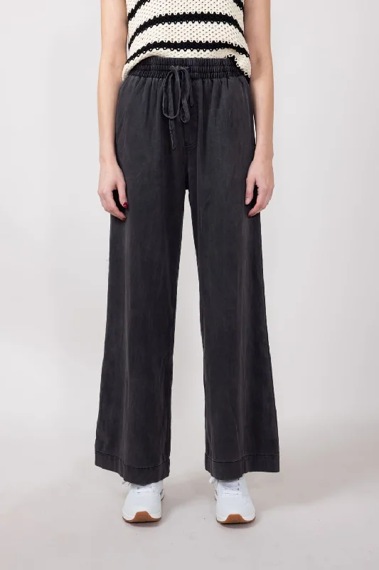 Denim Elastic Pull On Pants for Women in Black | FP3359-BLACK