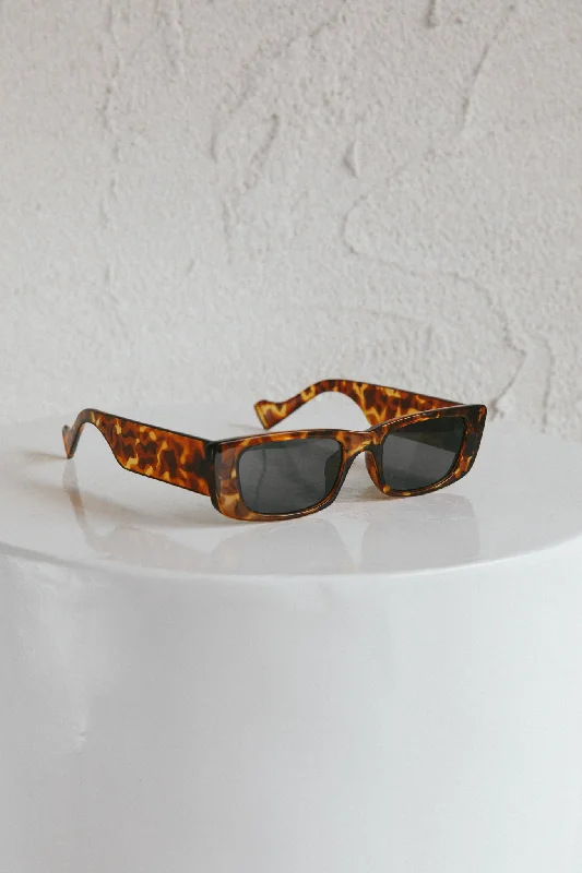 Monica Classic 90's Square Frame Sunglasses Tort